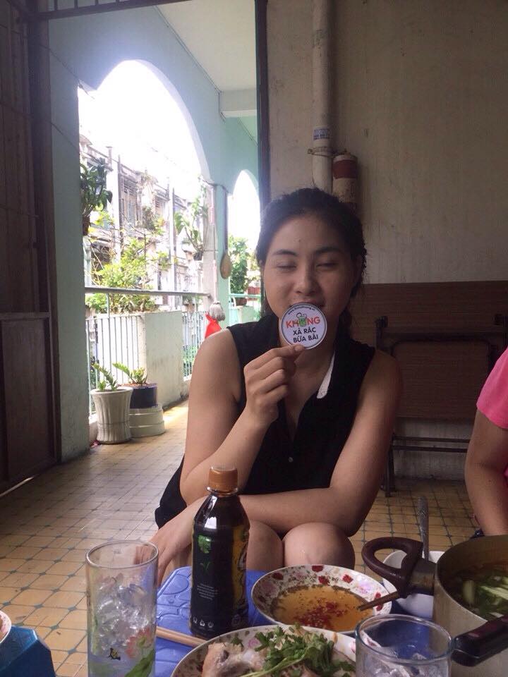 Dân[-]cư[-]Chung[-]cư[-]2,[-]quận[-]Tân[-]Bình[-]hưởng[-]ứng[-]dán[-]sticker[-]"Không[-]xả[-]rác[-]bừa[-]bãi"